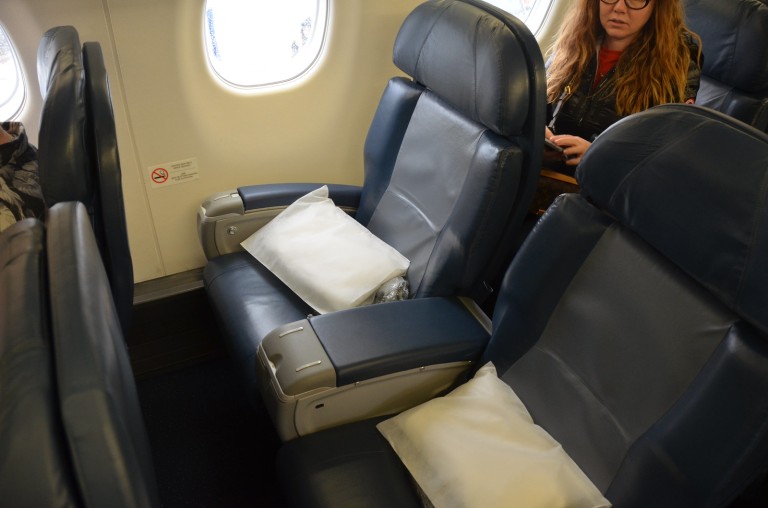 Review: Delta Airlines First Class E175, Vancouver – Minneapolis St ...